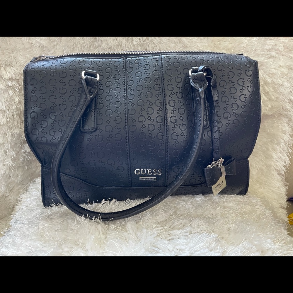 guess duffle bag